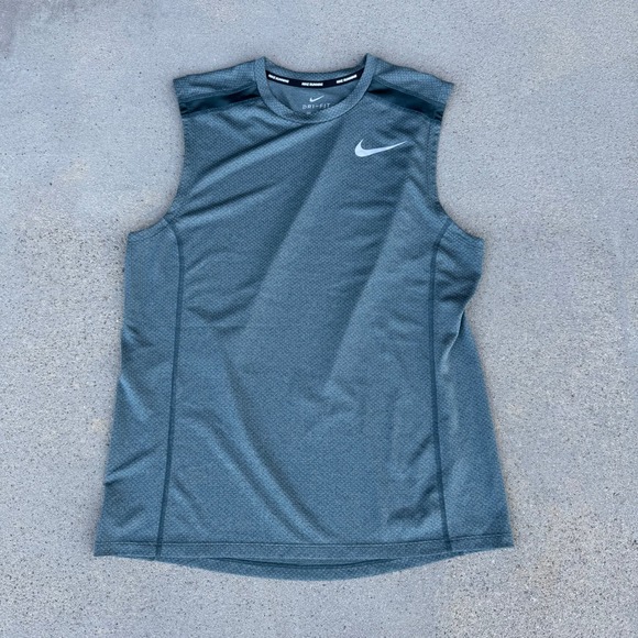 4 Bundle Nike Dri Fit Size Medium Men Sleeveless Tank Top Running - Picture 8 of 16